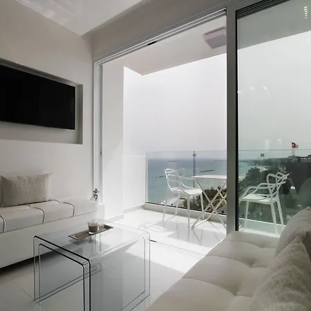 Apartament The White Pearl - Front Centre With Sea View.
