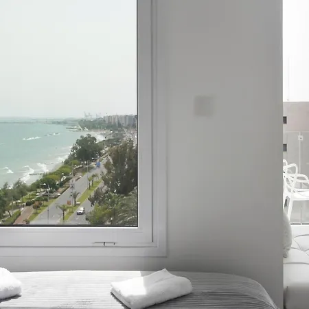 The White Pearl - Front Centre With Sea View. Apartament *
