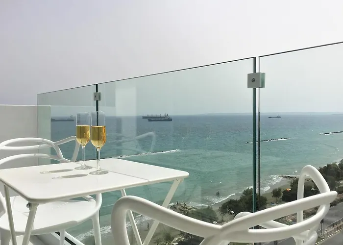 The White Pearl - Front Centre With Sea View. Appartement *