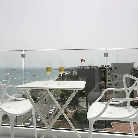 The White Pearl - Front Centre With Sea View. *
